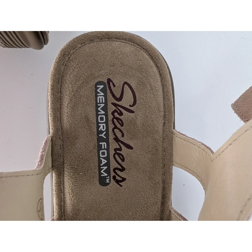 Skechers Wedge Sandal‎ Womens 9.5 Natural Suede Memory Foam Comfy Boho Travel